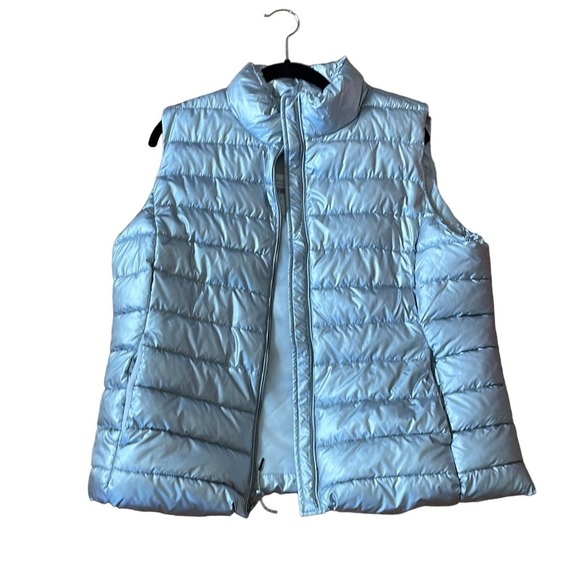 Gap Silver Puffer Vest‎ - Picture 1 of 2